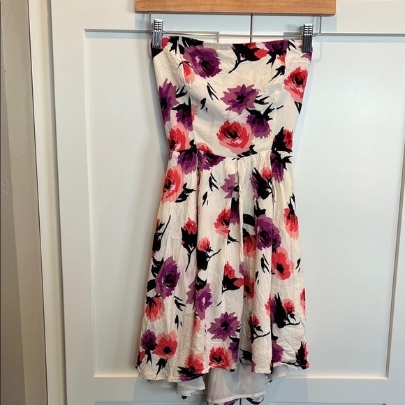 Forever 21 Dresses & Skirts - Multicolor Floral Strapless Dress Size S